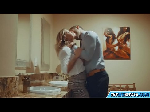 ❤️ Thaum ib tug busty blonde ntxias koj nyob rau hauv ib tug pej xeem chav dej ❤ zoo poj niam deev ntawm peb ❌️ Ib